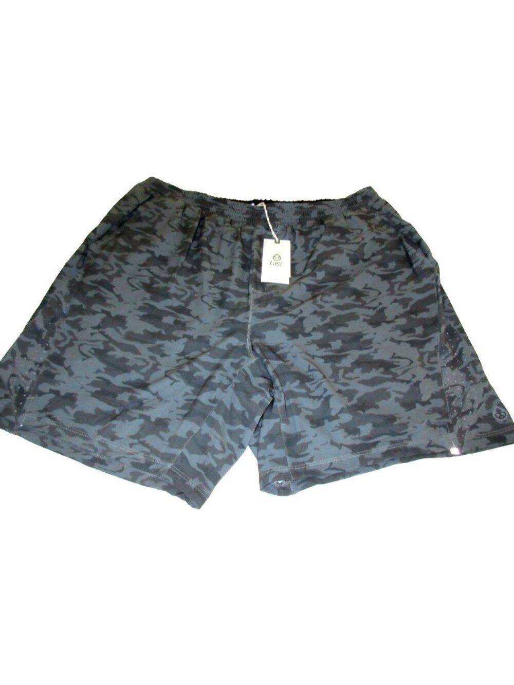Tasc Performance Men's 7 inch 2 in 1 shorts Gray Storm Camo Size XL NWT
